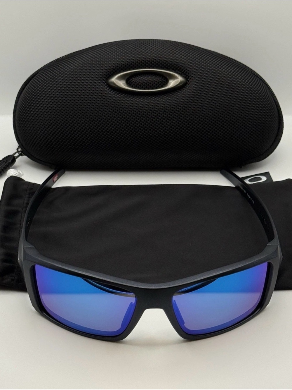 Oakley Heliostat Prizm Sapphire Polarized